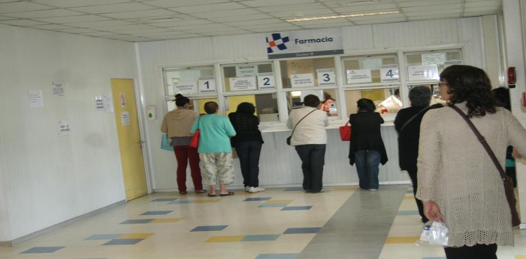 La entrega de medicamentos se realiza en la farmacia correspondiente al centro de atención ambulatoria.