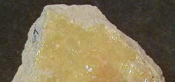 Azufre Puede encontrarse libre en depósitos subterráneos o combinado con mercurio o plomo. Tiene diez alótropos.