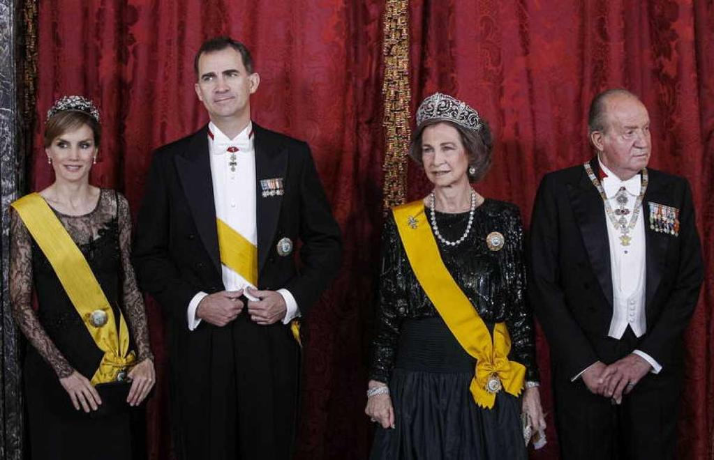 Por la otra, las Cortes Generales representan, a su vez, al pueblo español. El Estado español como Monarquía parlamentaria. 1.2.-PRINCIPIOS BÁSICOS DE LA ORGANIZACIÓN DEL ESTADO ESPAÑOL.