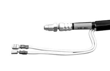 Conecte el cable de alimentación al elemento de soplete (cables a la izquierda) y enchufe el cable del interruptor al receptáculo del interruptor del