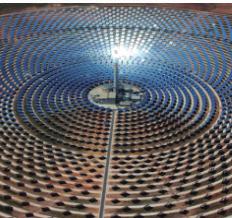 Durante varios años se han construido centrales solares termoeléctricas para la producción de energía en todo el mundo, centrándose principalmente en el sur de Europa, el norte y sur del continente
