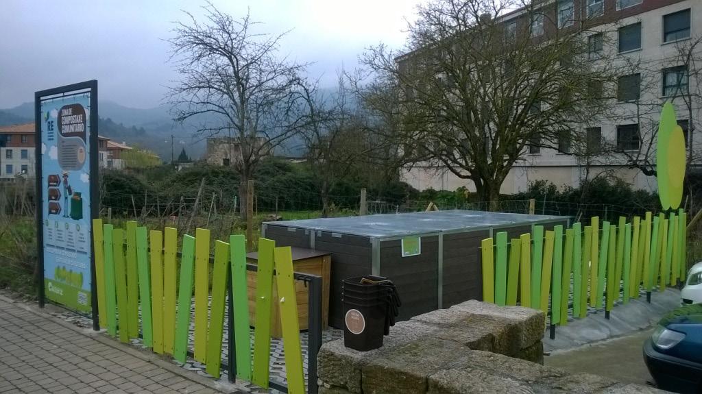 El municipio de Allariz pone en marcha 23 zonas de compostaje comunitario para dar servicio a toda la villa El objetivo es conseguir tasas de reciclaje del 80% para lo que es necesario reciclar la