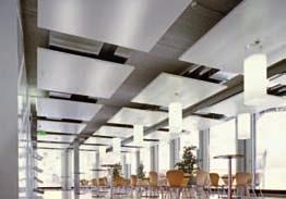 La integración de la perfilería en la decoración del techo da una apariencia de un techo perfectamente monolítico.
