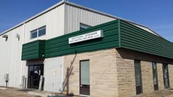 Nuestra división de aparejos es una instalación de servicio completo que opera desde Saskatoon y Regina, con la capacidad de fabricar eslingas personalizadas de cadenas y cables de acero de hasta