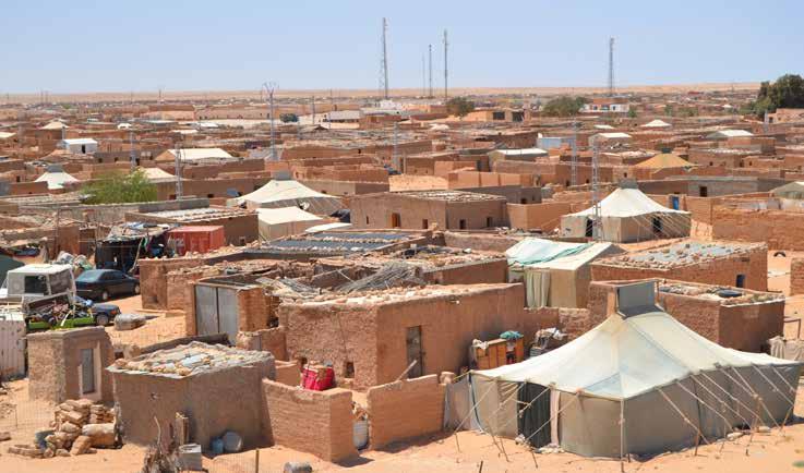 Viaje a los Campamentos de A propuesta del colectivo de estudiantes saharauis en la Universidad de Zaragoza (Lefrig) nos desplazamos durante 3 días en abril de 2016 a los campamentos de refugiados