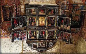 Es muy interesante la capilla de la Inmaculada, plateresca, del primer tercio del siglo XVI, de planta cuadrada y cubierta con bóveda de crucería estrellada que descansa sobre trompas.