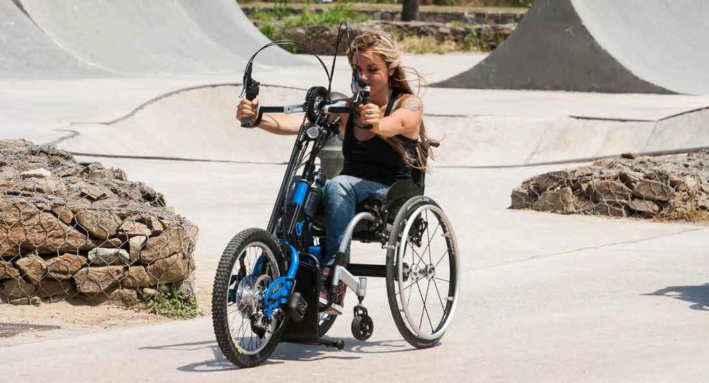 El BATEC MANUAL es nuestro handbike acoplable a silla de ruedas. Conéctalo a tu silla y descubre una nueva manera de moverte y hacer ejercicio.