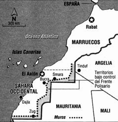 Diario El País Con la ocupación militar del Sahara Occidental se inició un éxodo masivo de población civil hacia el interior del desierto.