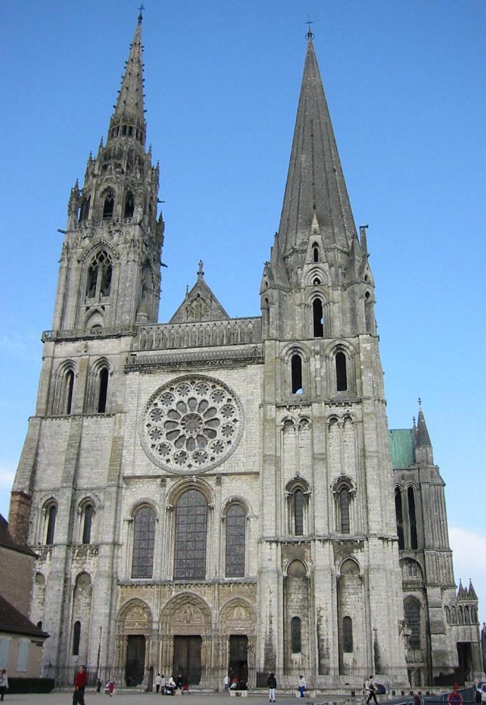 Catedral de Chartres Esta catedral marcó un hito en el desarrollo del gótico e inició una fase de plenitud en el dominio de la técnica y el estilo gótico, estableciendo un equilibrio entre ambos.