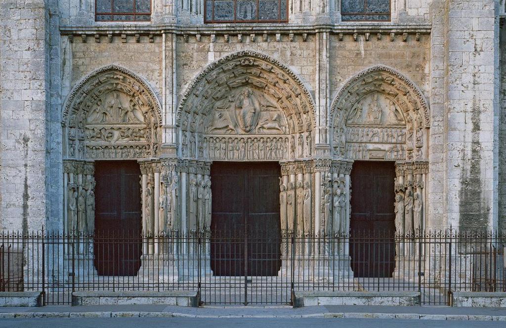 Portada real de la Catedral de Notre Dame de Chartres.