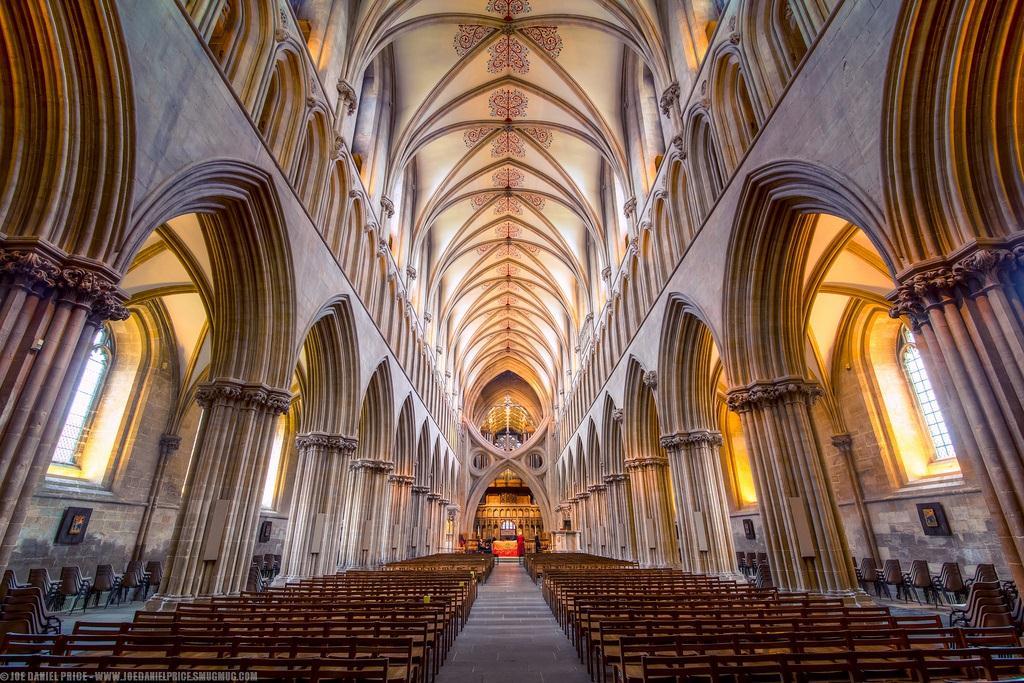 El coro de la catedral de Wells es considerado la primera obra