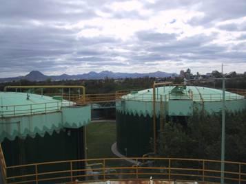 Producción de Biogas, que puede ser empleado como recurso de energía Reducción de lodos, reducción de materia volátil hasta 40%.