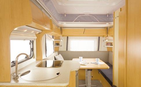Eriba-Feeling Sensacional! El interior de las caravanas Eriba-Feeling se distingue por la modernidad de su mobiliario. Confortable y funcional. Un ambiente con carácter!