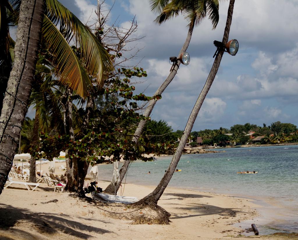 Las playas en la costa caribeña que bordea a La Romana atraen a turistas