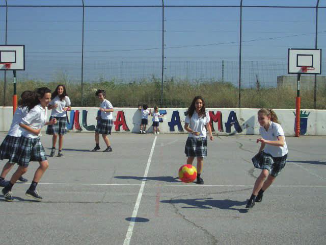 Página 4 LOS MIÉRCOLES,PARTIDO. El pasado mes de marzo dimos comienzo al I Torneo escolar de futbol sala del colegio Villa Fátima.