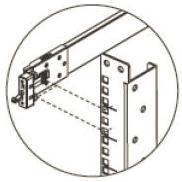 b. Desde la parte frontal del bastidor, coloque la guía deslizante en la columna de apoyo posterior del bastidor.
