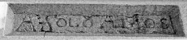 3 muestra que formas e inclinaciones corresponden a un patrón premeditado. La transcripción epigráfica es compleja de representar. A simple vista, podría reconocerse «A Solo A dios».
