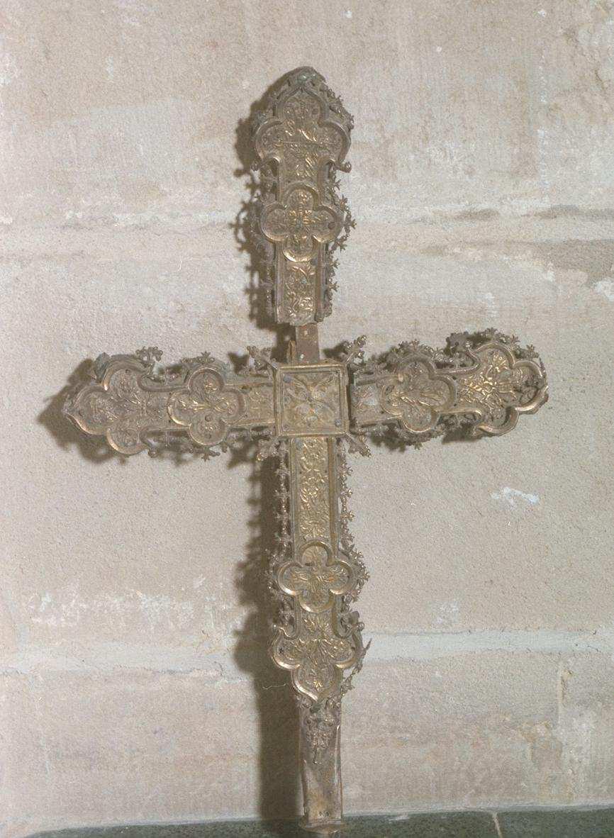segundo tercio Burceat cruz procesional 43 x 24 x 3 plata repujada XVI, segunda mitad Trillo.