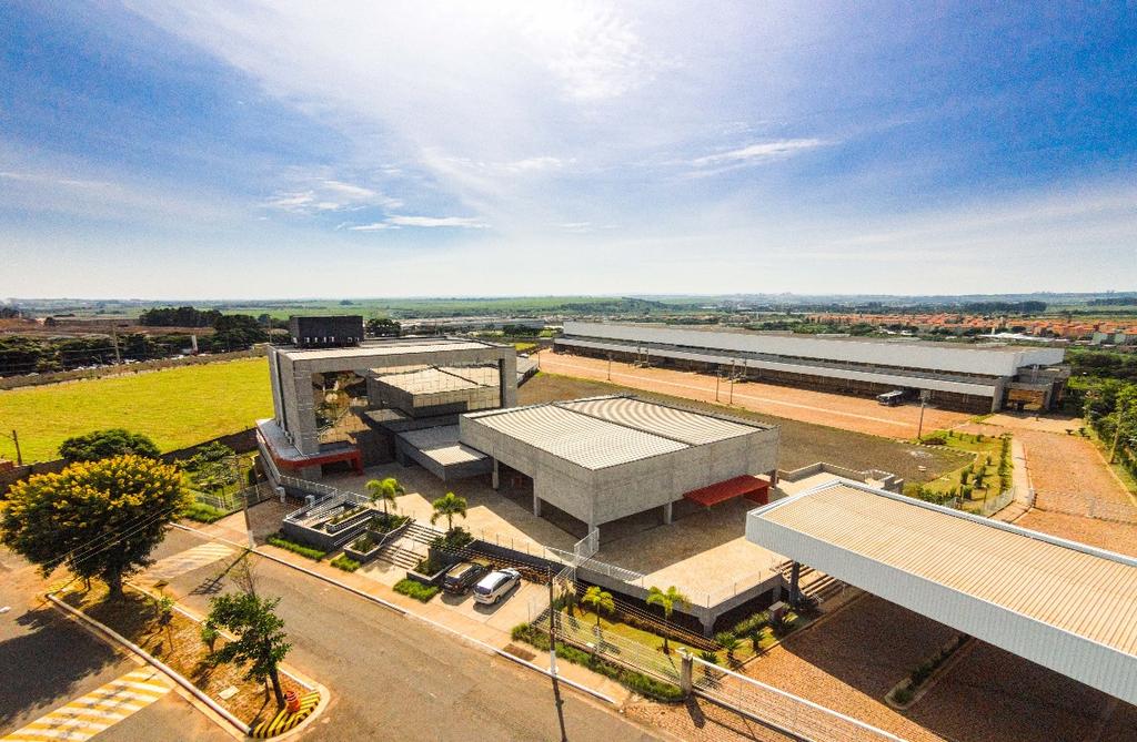 En la ciudad de brasilera de Campinas, a principios del 2015 se inauguró la primera fábrica de vehículos eléctricos en Latinoamérica que generará más de 450 nuevos