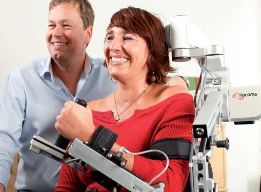 TERAPIA DE MOVIMIENTO AUTO INICIADO Gracias a un soporte dinámico del peso del brazo, ArmeoSpring permite a los pacientes emplear funciones motoras residuales
