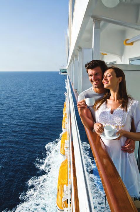 Camarotes con balcón privado, acogedores frente al mar, para hacer del crucero una experiencia realmente inolvidable.