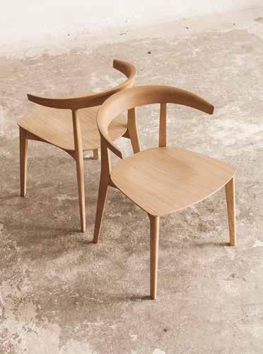 Cafeteria Cafetería. SO 0902 Armchair. Solid beech wood frame. Oak board seat.