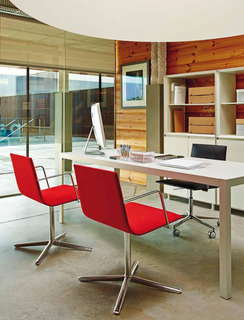 Workspace Espacio de trabajo b SI 0780 Chair. Upholstered seat and backrest. Central aluminum swivel base with 5 casters. Height adjustable. Silla.