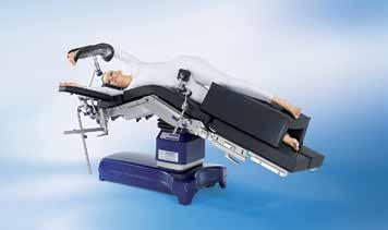 La elongación de placa de asiento con portapiernas permite la fluoroscopia completa del tracto urogenital.