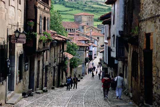 Cperación al Desarrll UBICACIÓN DEL CAMPO: Santillana del Mar es un municipi y una villa de la cmunidad autónma de Cantabria.