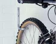 Práctico y sencillo gancho colgador para el aparcamiento de la bicicleta.
