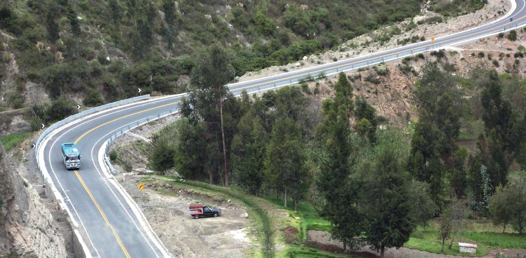 Proyecto 4 Mejoramos la vialidad para el impulso productivo Ubicación Riobamba - Guamote Carretera Riobamba - Cebadas Inversión USD 13,9 millones Descripción