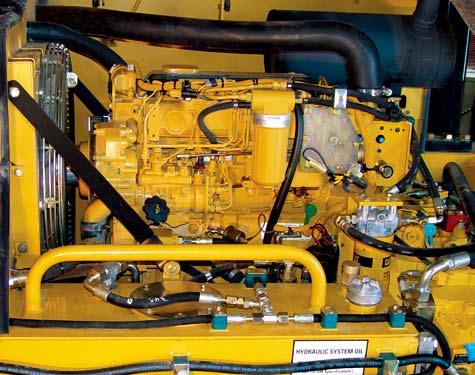 Motor 354C de Caterpillar con turbocompresión El motor de cuatro cilindros de alta tecnología proporciona un gran rendimiento y una excelente economía de combustible.