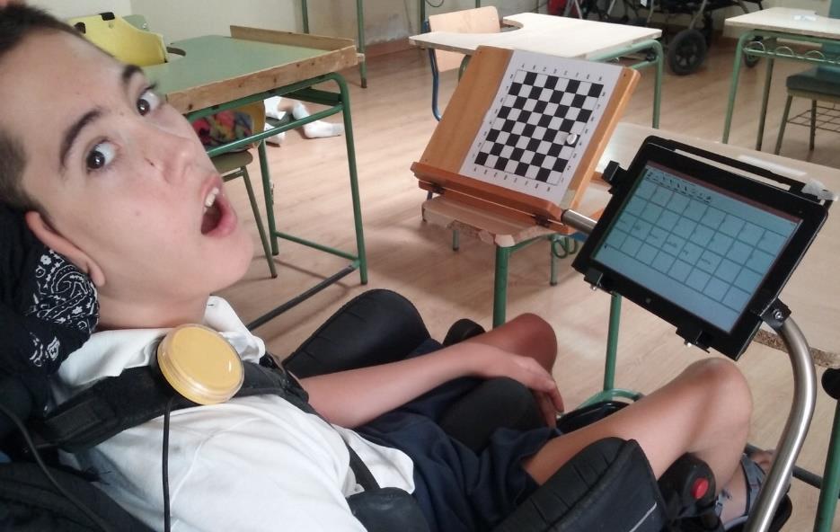 Continuación del Taller Ajedrez Terapéutico en Educación El ajedrez es una modalidad deportiva con baja participación motora, por lo que puede adaptarse de manera bastante flexible a las