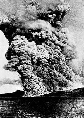 ERb1.- Las nubes ardientes Fueron observadas durante la erupción catastrófica de La Montagne Pelée [Martinica, Antillas] en 1902 que arrastro totalmente a la ciudad de St Pierre (28 000 muertos) Se