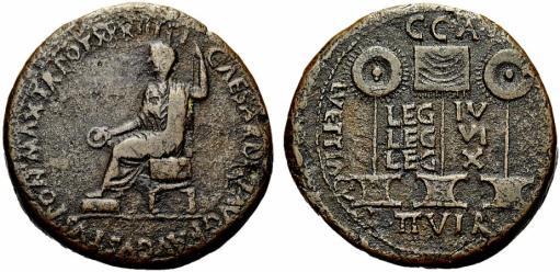 Sestercio de Tiberio RIC I 2 48 acuñado en Roma. Dupondios de Tarraco y Caesaraugusta ACIP 3267 = RPC I 224 y ACIP 3072 = RPC I 346 respectivamente.