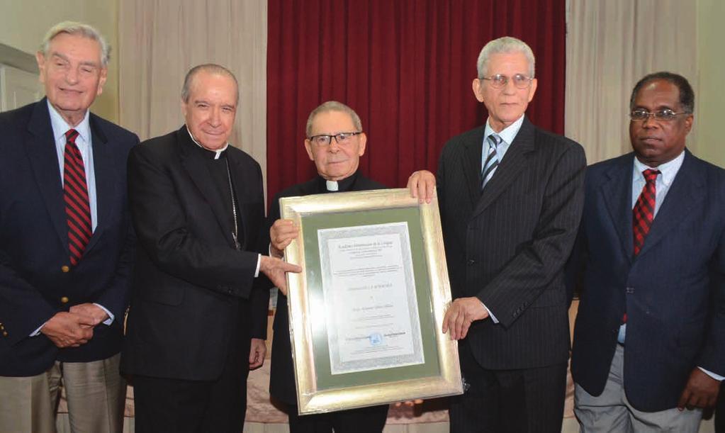 CSTA MONSEÑOR AGRIPINO NÚÑEZ COLLADO RECIBE RECONOCIMIENTO La Academia Dominicana de la Lengua (ADL) hizo entrega a Monseñor Agripino Núñez Collado,