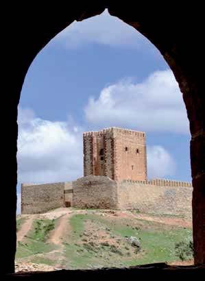 CETRO DE ITERPRETACIÓ DE LA TORRE DE ARAGÓ MIRADOR DE La Torre de Aragón es una torre vigía de planta pentagonal protegida por un recinto amurallado.