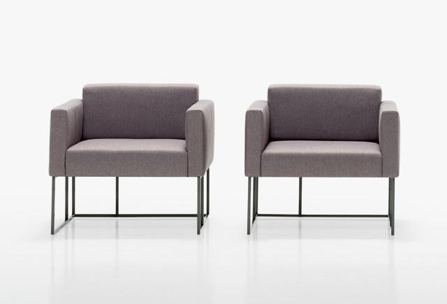 en In addition to the large-sized sofas, the ELEMENTS collection also offers smaller sized versions that are ideal for spaces of a reduced size that also require a modern and elegant touch of style.
