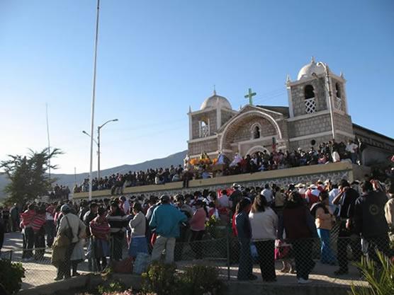 Iglesia La Ticaco leyenda cuenta santo Domingo Putina Baños en aymara