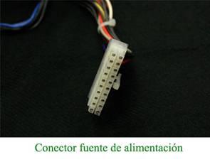 El teclado y el ratón ya viene con conectores mini-din, aunque actualmente estos periféricos pueden ser usado a tavrés de conectores USB.