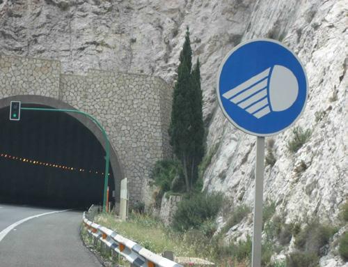 1. SEGURIDAD EN LA AUTOPISTA: La circulación en túneles Recomendaciones para