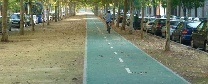 Vías sostenibles Plan Andaluz de la Bicicleta Objetivos: _reducir del uso de vehículo privado motorizado y alcanzar un 10% de desplazamientos diario en bici o andando (Sevilla alcanza el 9%)