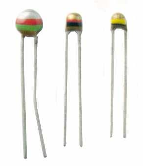 Termistores Los termistores son resistencias que varían su valor con la temperatura. Pueden ser de dos tipos: NTC y PTC. En los NTC la resistencia disminuye al aumentar la temperatura.