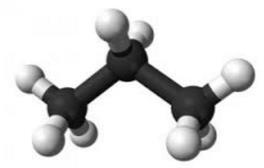 PROPANO (como impureza) El propano es un hidrocarburo gaseoso incoloro, fácilmente inflamable pudiendo ser explosivo al mezclarse con aire.
