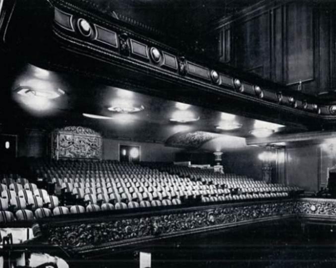 Interior del Palacio de la Música Fue inaugurado en 1926 con un concierto del maestro Lassalle y al día siguiente se proyectó La venus