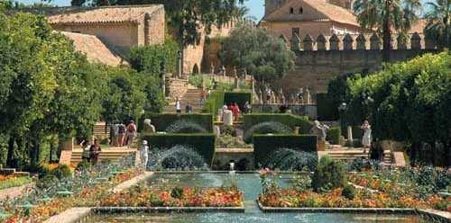 matices propios del contexto histórico de cada época, Córdoba es un ejemplo de realidad multicultural y