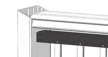 12 NO SÍ Inserte los soportes superiores en el hueco de la barra en H de aluminio, asegurándose de que el soporte superior esté dentro de los bordes de