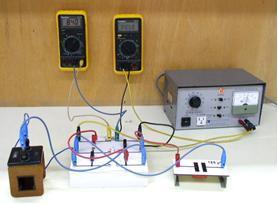 3 ORRENTE ATERNA (R EN SERE) OBJETOS Para un circuito de corriente alterna R en serie: Medir la corriente eficaz Medir voltajes eficaces en el condensador y en la bobina Medir la impedancia total