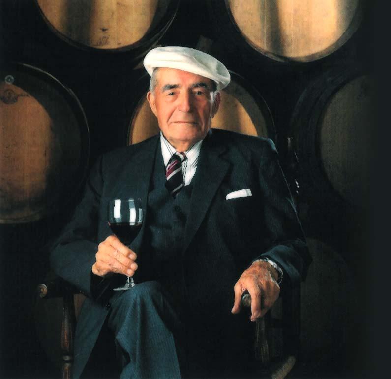 Amado Paredes (1906-2000) Un hombre, una visión, un sueño En 1979, a los 73 años de edad, funda Viñedos Torreón de Paredes S.A. empresa vitivinícola de 150 hectáreas plantadas en la localidad de Rengo.