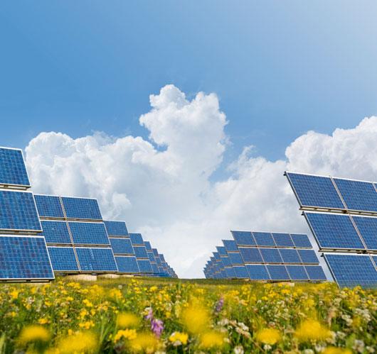 ENERGÍA SOLAR Según el Atlas de energía solar del Perú la zona de mayor potencial de energía solar del país se encuentra en la costa sur, en las regiones de Arequipa, Moquegua y Tacna (entre los 16 y